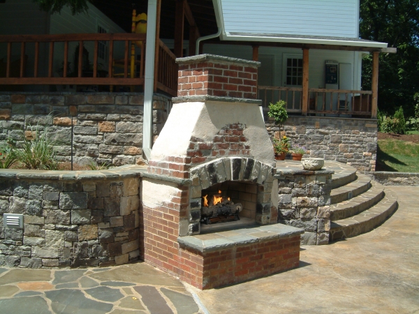 Firepits & Fireplaces